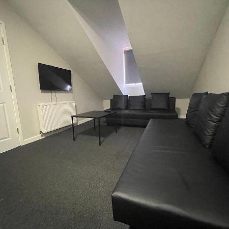 ליברפול Mays Apartments - 102 Mill Street, Free Parking, 2 Minute Walk To Baltic Market And City Centre - Apartments Sleep 1-10 Guests מראה חיצוני תמונה
