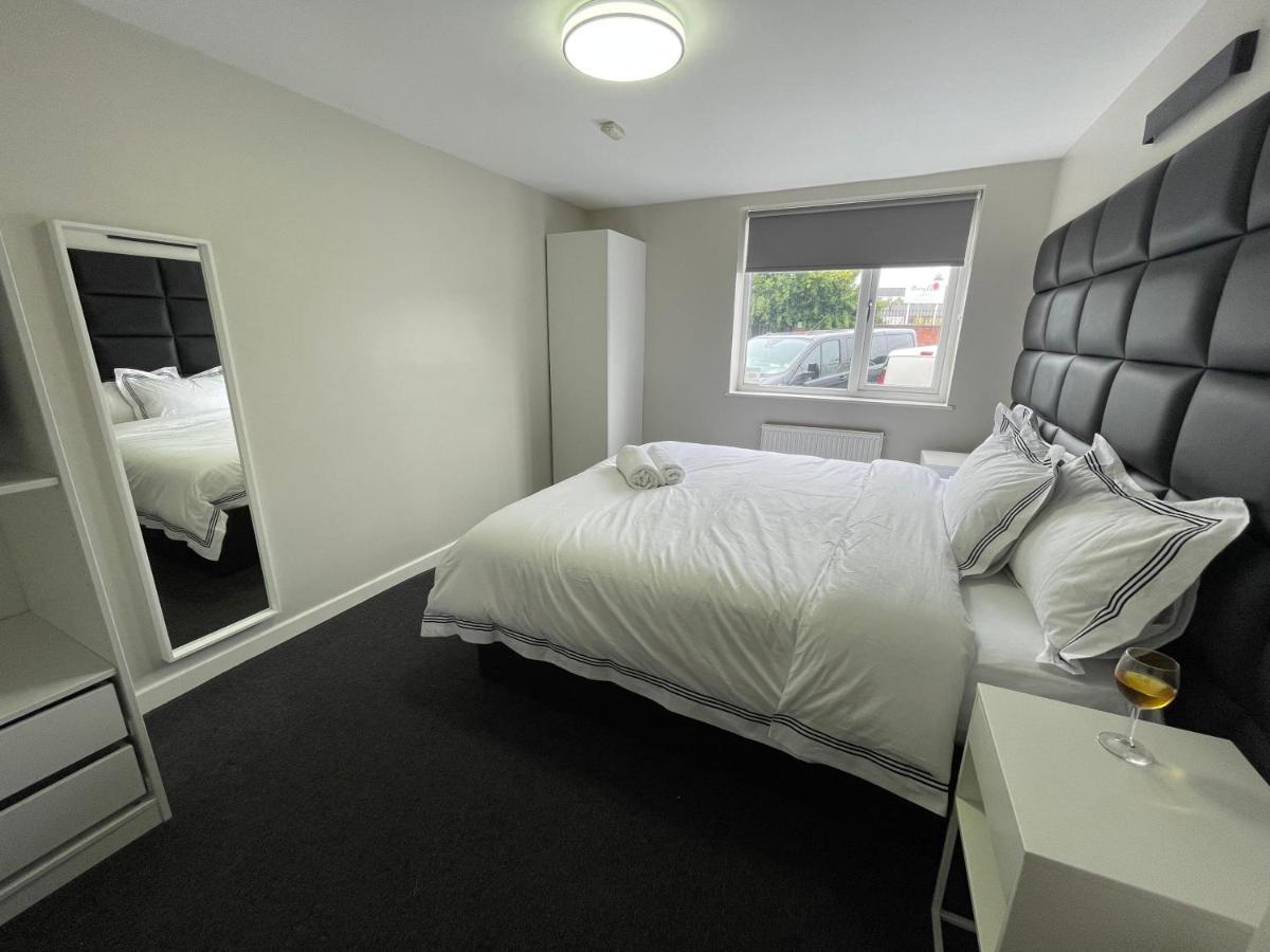 ליברפול Mays Apartments - 102 Mill Street, Free Parking, 2 Minute Walk To Baltic Market And City Centre - Apartments Sleep 1-10 Guests מראה חיצוני תמונה