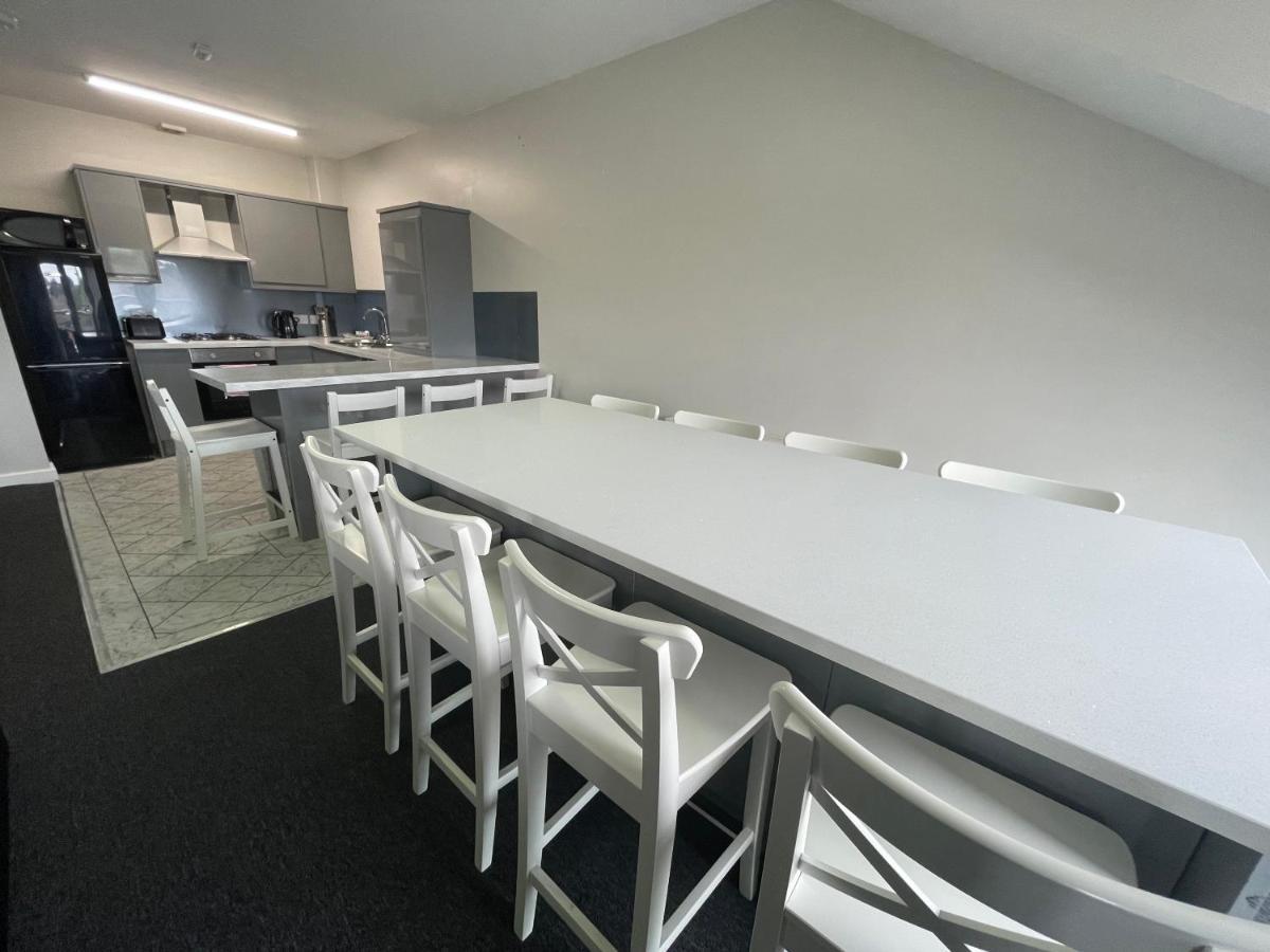ליברפול Mays Apartments - 102 Mill Street, Free Parking, 2 Minute Walk To Baltic Market And City Centre - Apartments Sleep 1-10 Guests מראה חיצוני תמונה