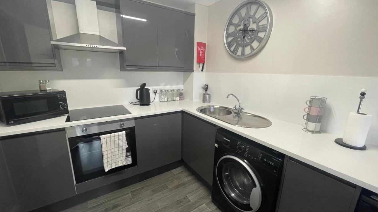 ליברפול Mays Apartments - 102 Mill Street, Free Parking, 2 Minute Walk To Baltic Market And City Centre - Apartments Sleep 1-10 Guests מראה חיצוני תמונה
