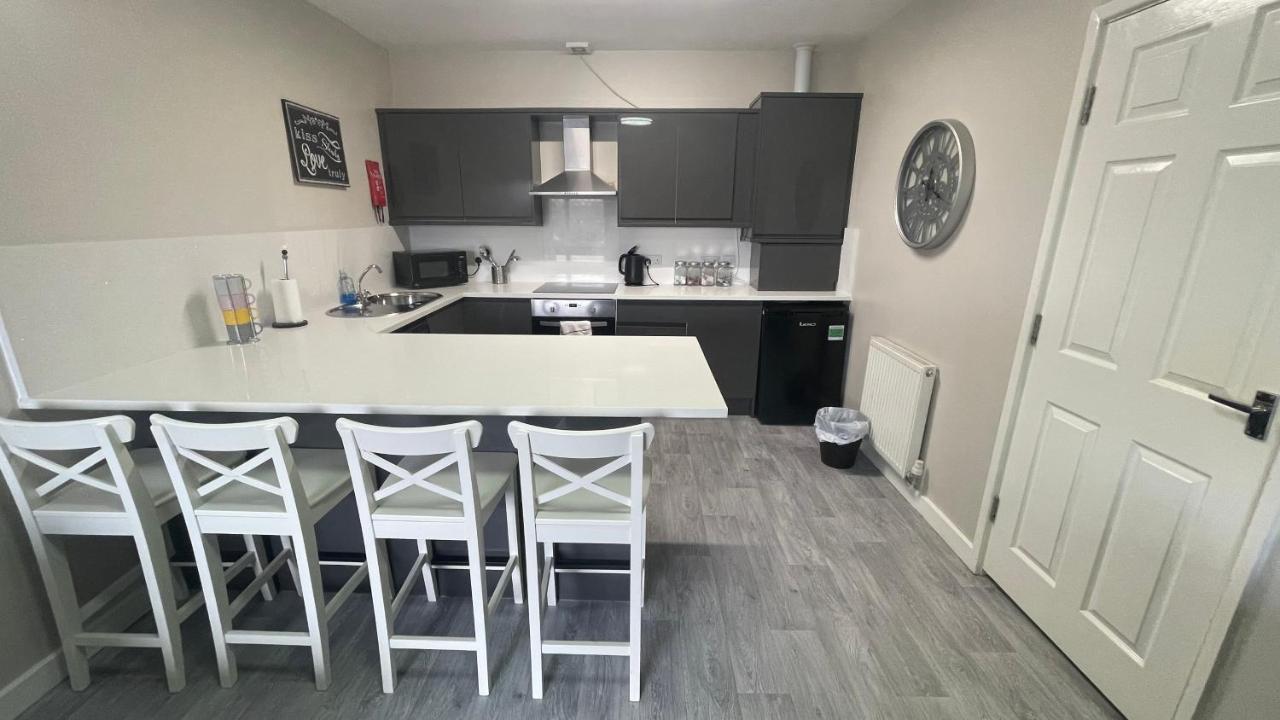 ליברפול Mays Apartments - 102 Mill Street, Free Parking, 2 Minute Walk To Baltic Market And City Centre - Apartments Sleep 1-10 Guests מראה חיצוני תמונה