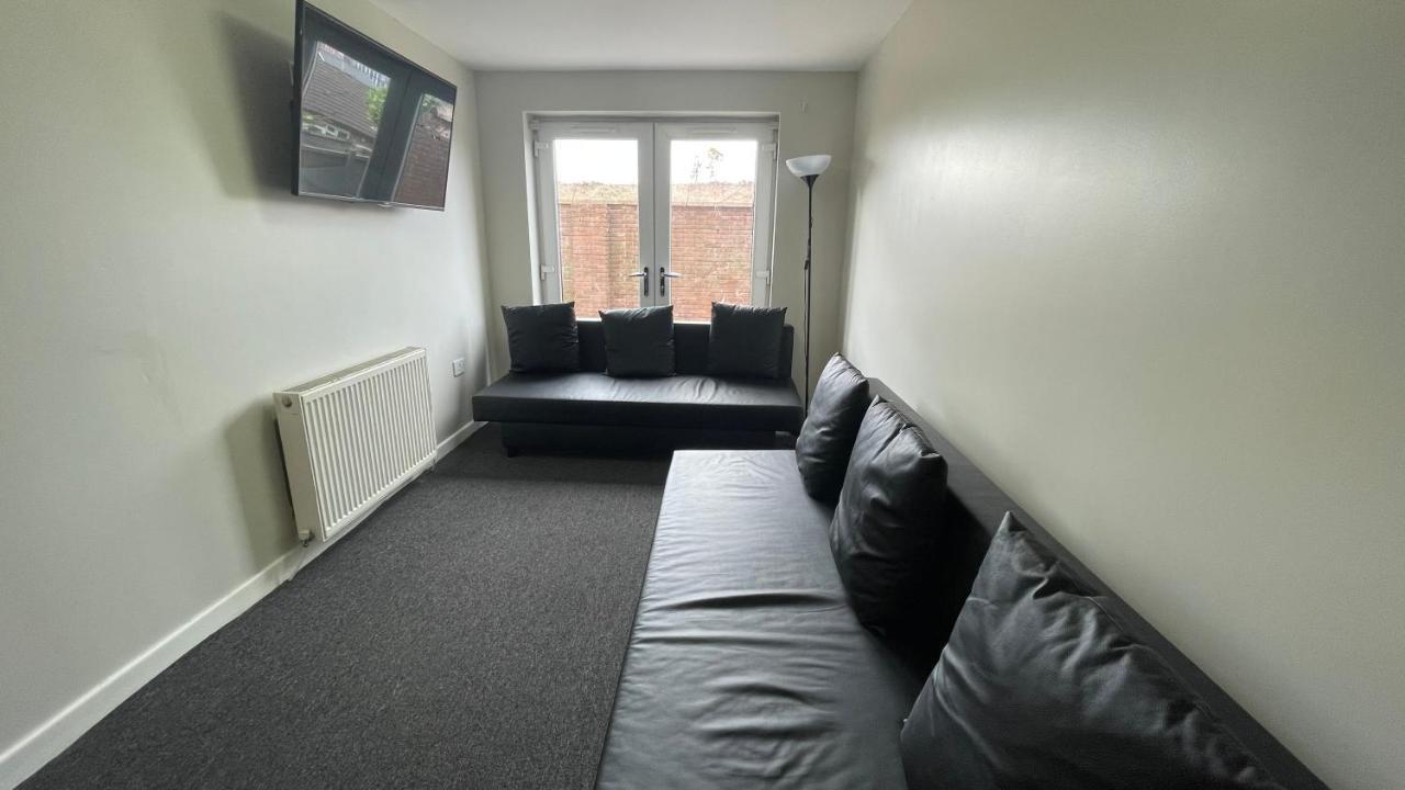 ליברפול Mays Apartments - 102 Mill Street, Free Parking, 2 Minute Walk To Baltic Market And City Centre - Apartments Sleep 1-10 Guests מראה חיצוני תמונה