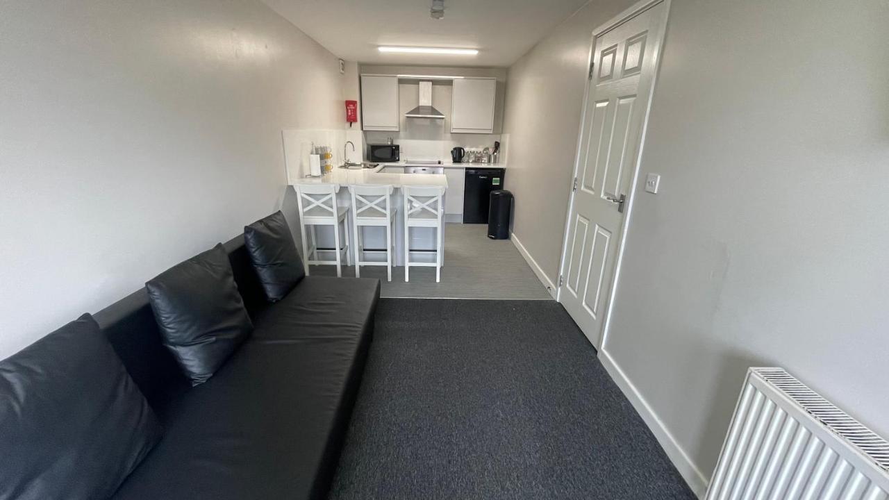 ליברפול Mays Apartments - 102 Mill Street, Free Parking, 2 Minute Walk To Baltic Market And City Centre - Apartments Sleep 1-10 Guests מראה חיצוני תמונה
