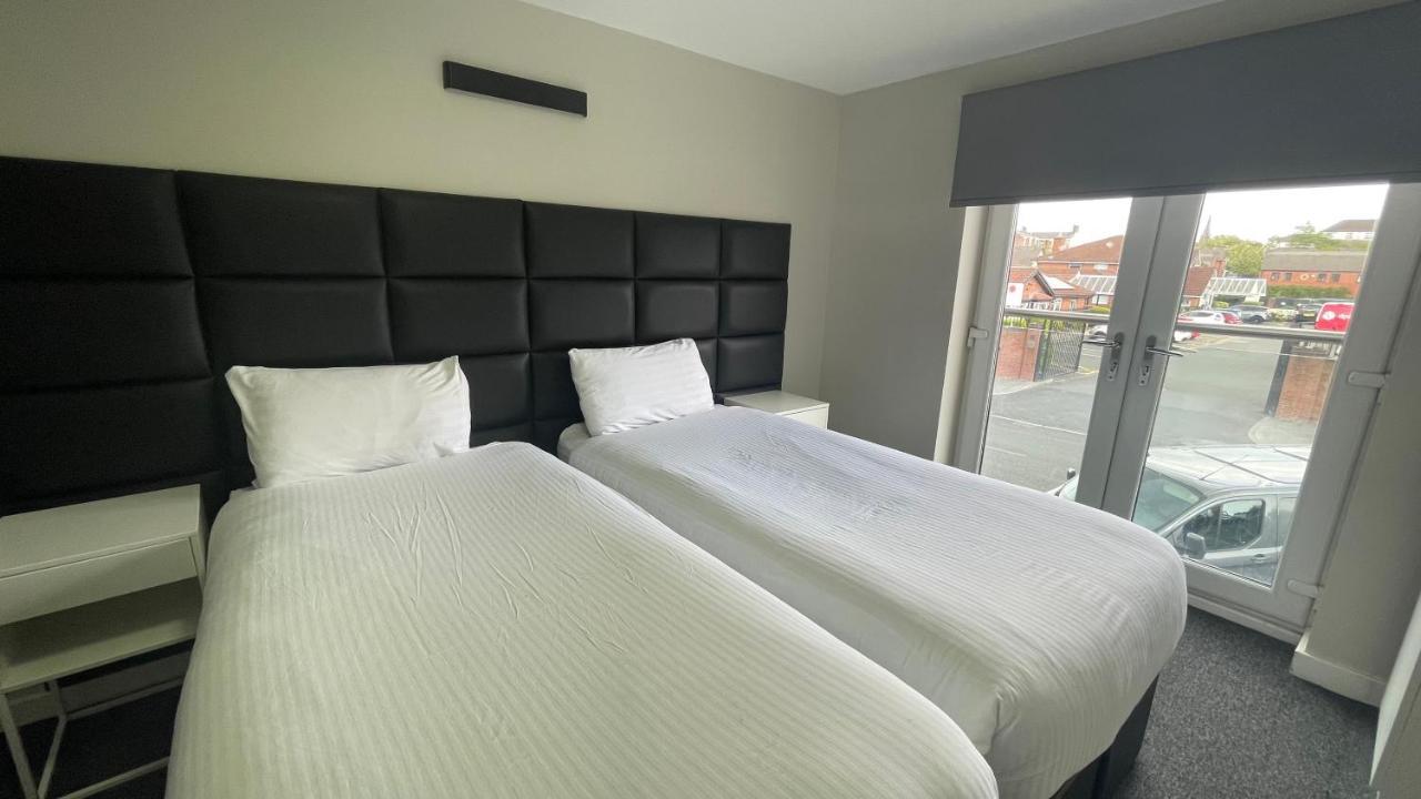 ליברפול Mays Apartments - 102 Mill Street, Free Parking, 2 Minute Walk To Baltic Market And City Centre - Apartments Sleep 1-10 Guests מראה חיצוני תמונה