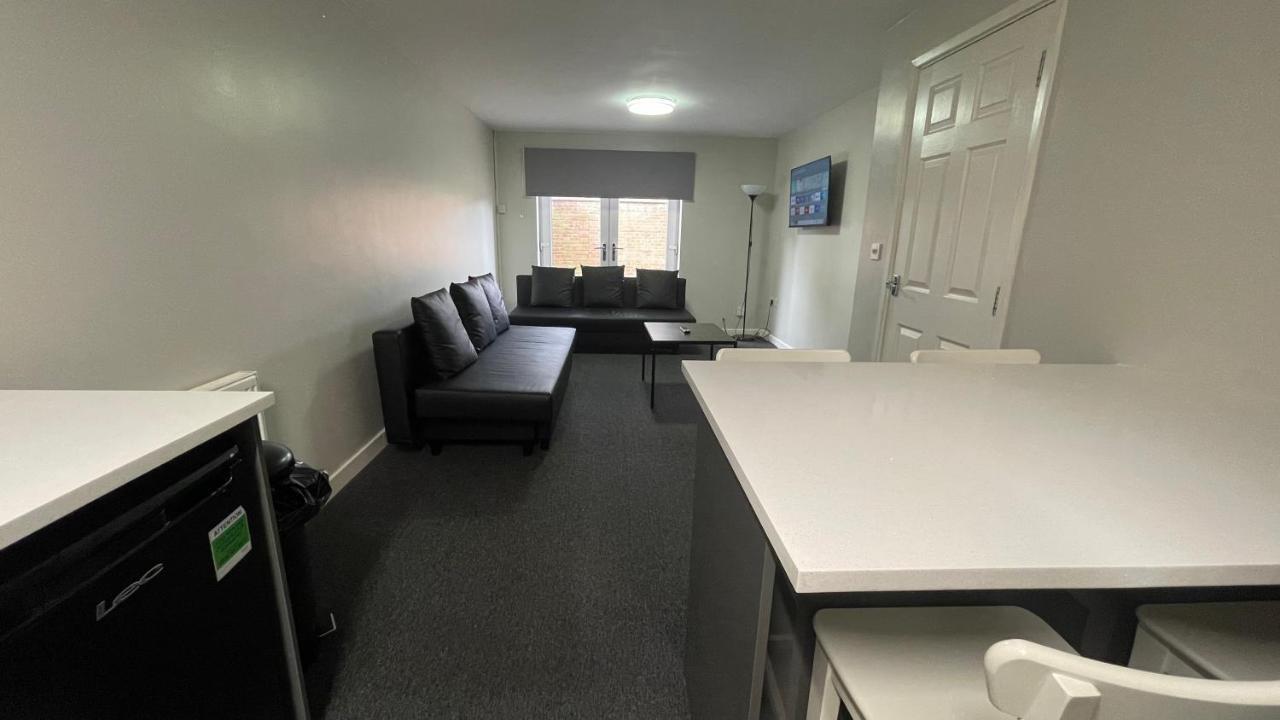 ליברפול Mays Apartments - 102 Mill Street, Free Parking, 2 Minute Walk To Baltic Market And City Centre - Apartments Sleep 1-10 Guests מראה חיצוני תמונה