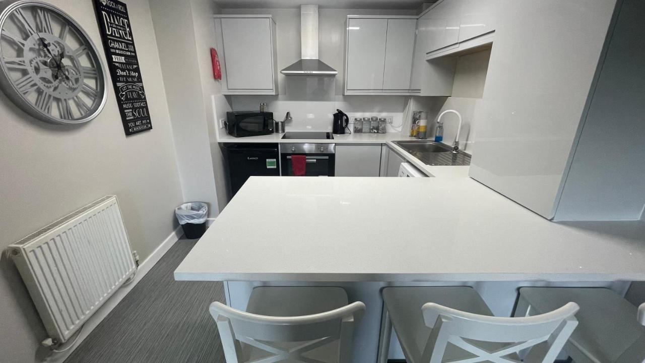 ליברפול Mays Apartments - 102 Mill Street, Free Parking, 2 Minute Walk To Baltic Market And City Centre - Apartments Sleep 1-10 Guests מראה חיצוני תמונה
