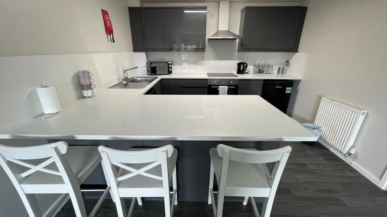 ליברפול Mays Apartments - 102 Mill Street, Free Parking, 2 Minute Walk To Baltic Market And City Centre - Apartments Sleep 1-10 Guests מראה חיצוני תמונה