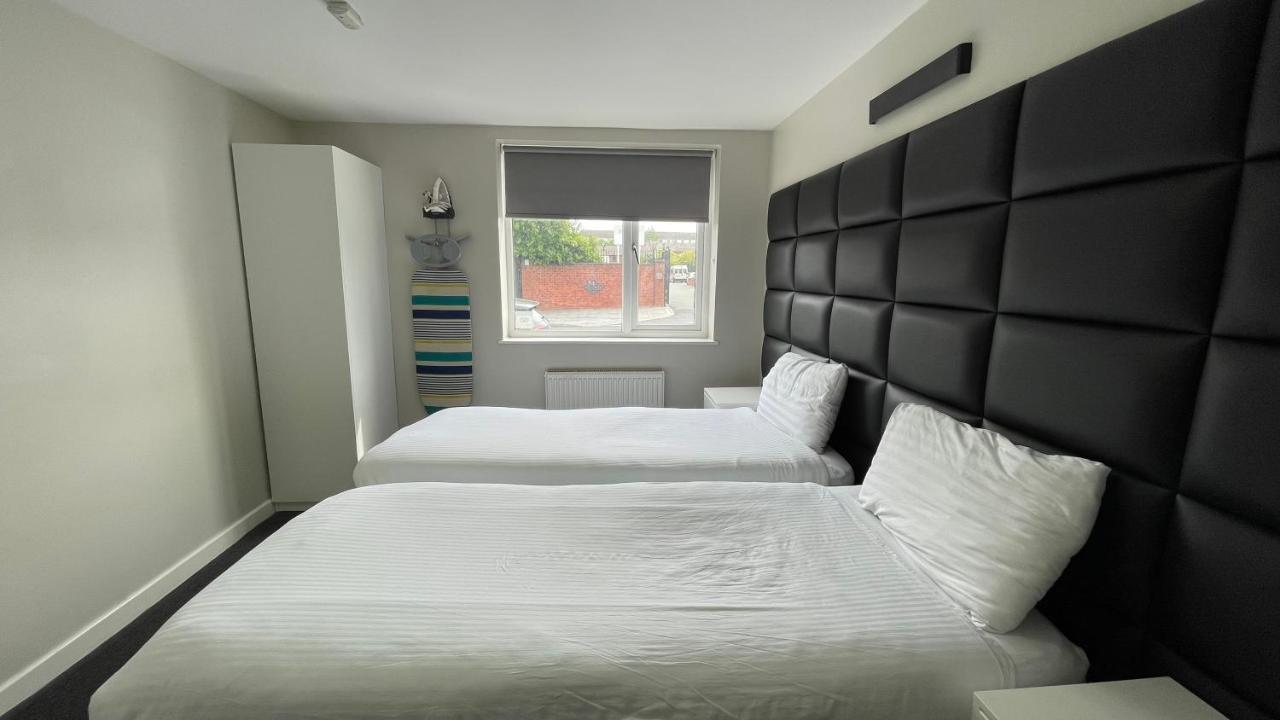 ליברפול Mays Apartments - 102 Mill Street, Free Parking, 2 Minute Walk To Baltic Market And City Centre - Apartments Sleep 1-10 Guests מראה חיצוני תמונה