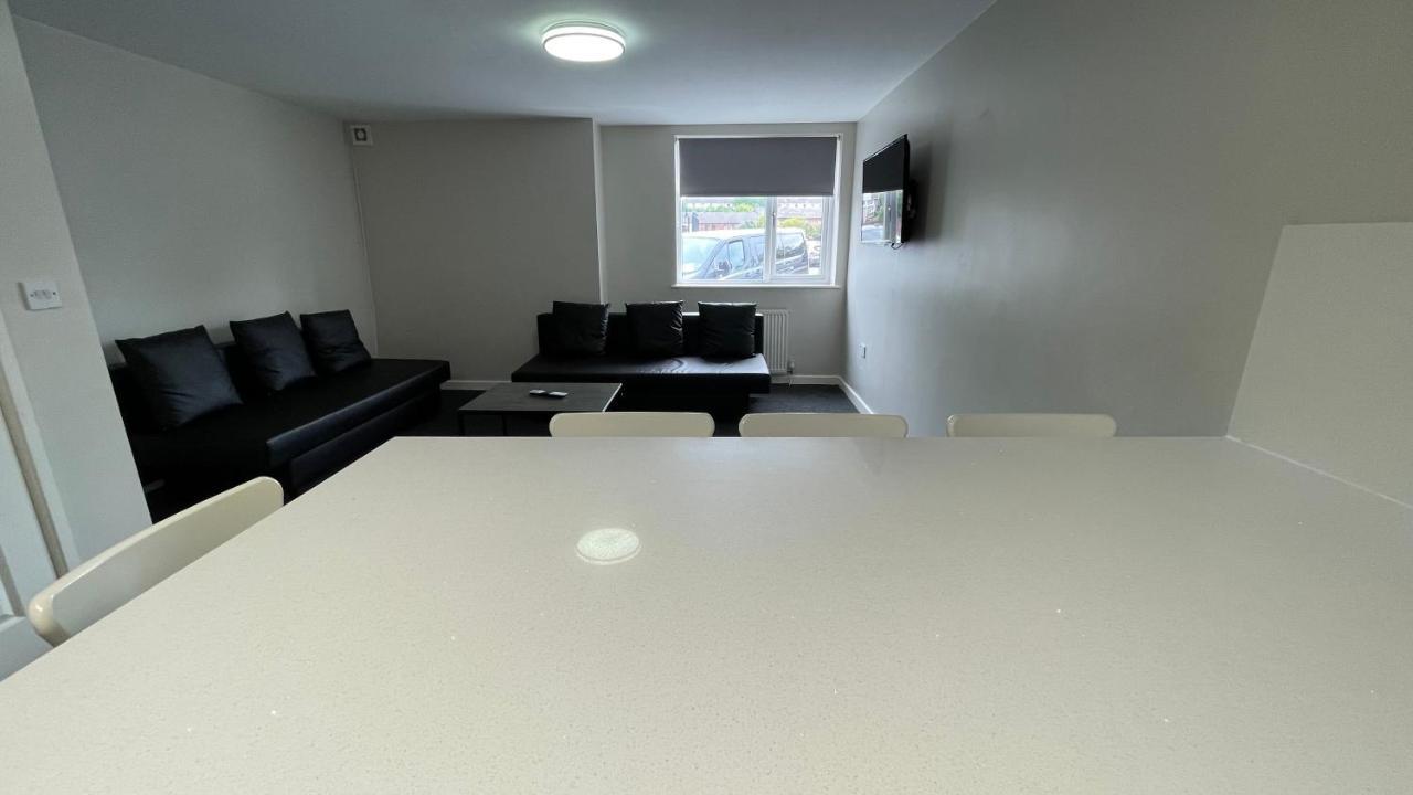 ליברפול Mays Apartments - 102 Mill Street, Free Parking, 2 Minute Walk To Baltic Market And City Centre - Apartments Sleep 1-10 Guests מראה חיצוני תמונה