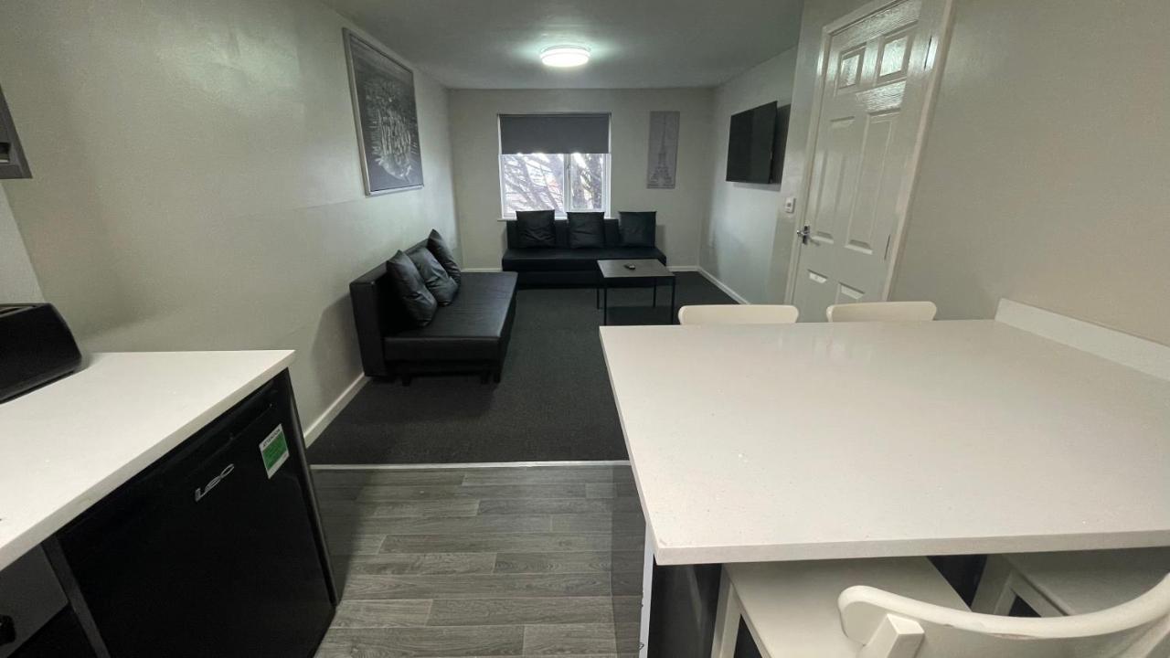 ליברפול Mays Apartments - 102 Mill Street, Free Parking, 2 Minute Walk To Baltic Market And City Centre - Apartments Sleep 1-10 Guests מראה חיצוני תמונה