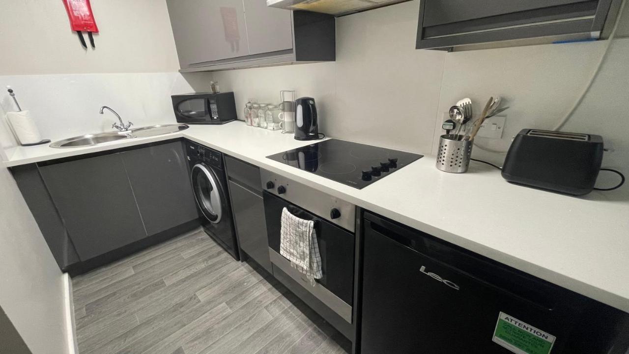 ליברפול Mays Apartments - 102 Mill Street, Free Parking, 2 Minute Walk To Baltic Market And City Centre - Apartments Sleep 1-10 Guests מראה חיצוני תמונה